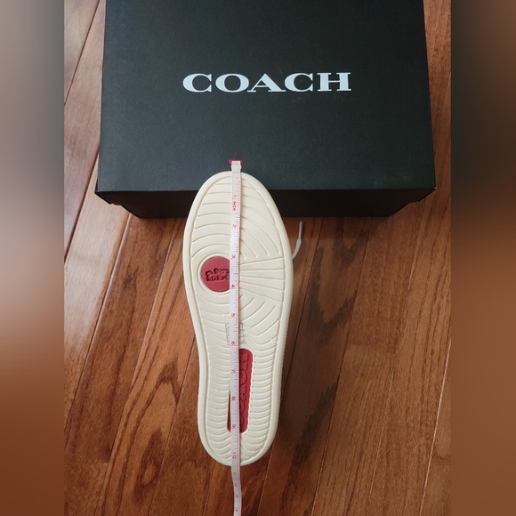 Coach Clip Leather Low Top (NWOT) - Picture 9 of 10